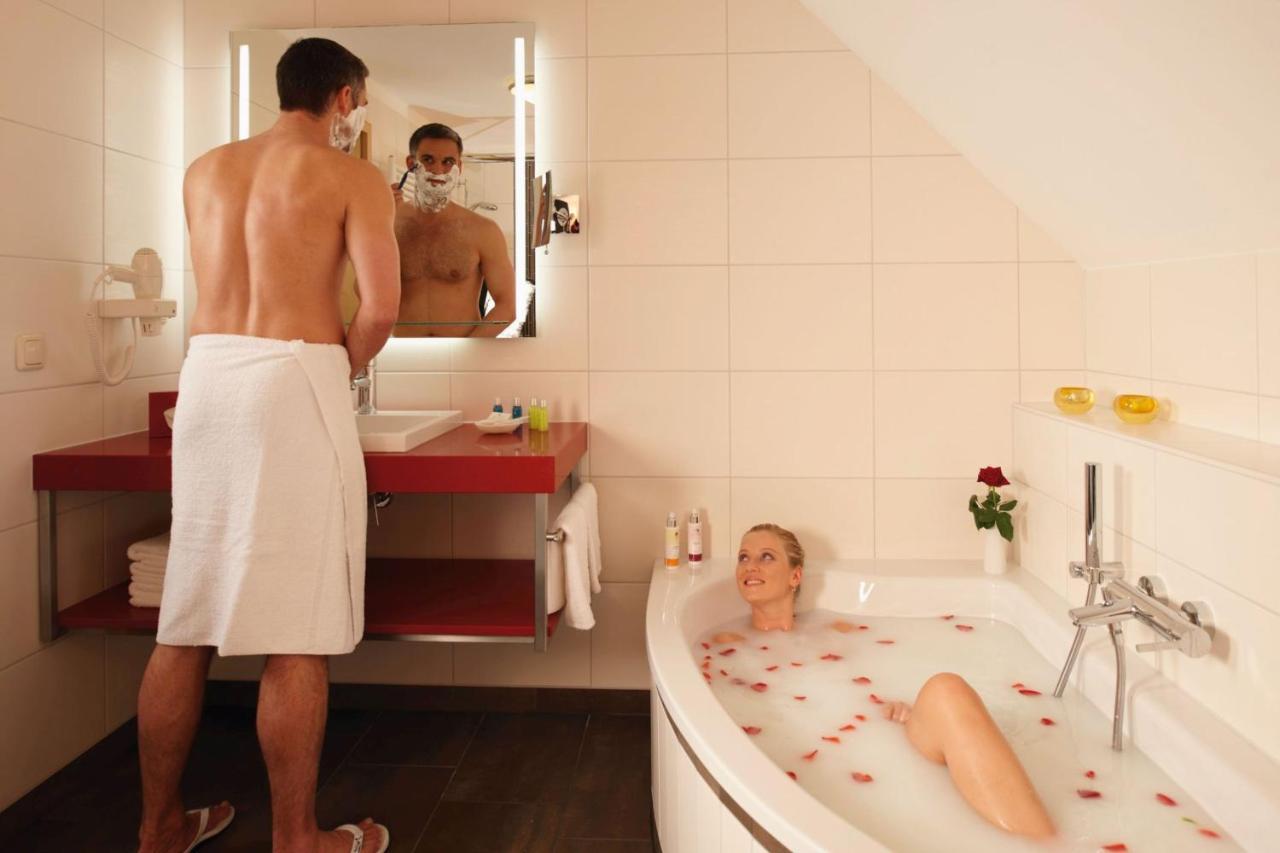 Parkhotel Neustadt Нойштадт-ин-Захзен Экстерьер фото
