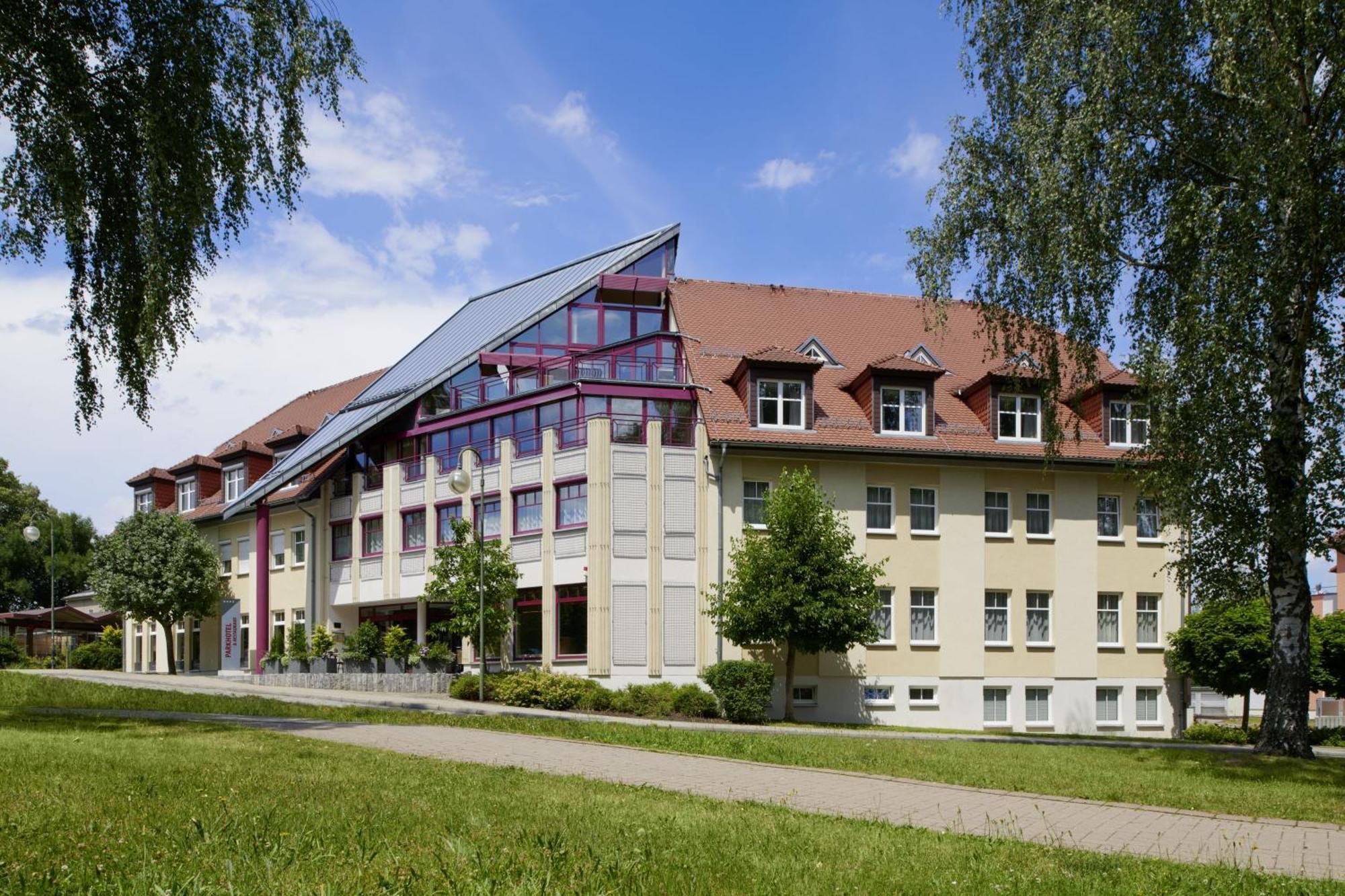 Parkhotel Neustadt Нойштадт-ин-Захзен Экстерьер фото