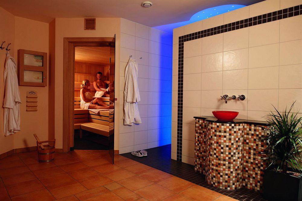 Parkhotel Neustadt Нойштадт-ин-Захзен Экстерьер фото