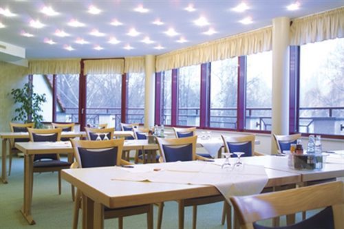 Parkhotel Neustadt Нойштадт-ин-Захзен Экстерьер фото